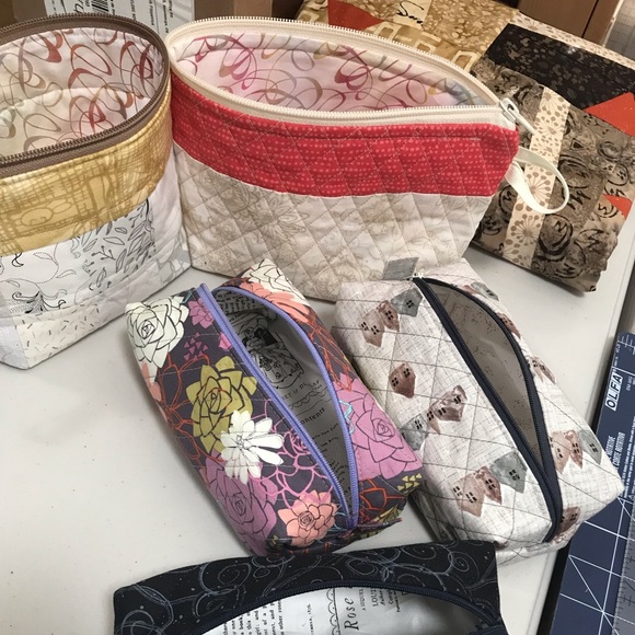 Makeup travel bag - Picture 2 of 3